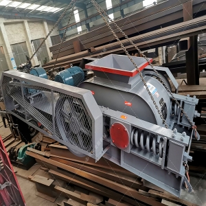 小型雙齒輥破碎機發往江蘇徐州破碎玻璃