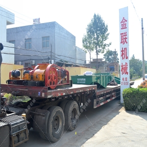 800x600中型對(duì)輥制砂機(jī)發(fā)貨 石英砂制砂