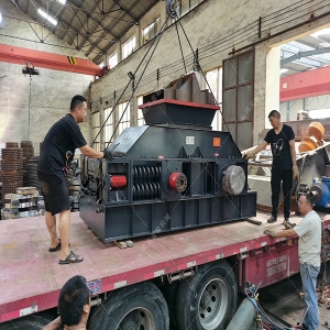 小型破碎機(jī)發(fā)貨 2PG0404對(duì)輥破碎機(jī)發(fā)貨圖片