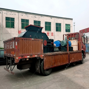 2PGY1200x800半自動(dòng)液壓對(duì)輥制砂機(jī)發(fā)往湖北