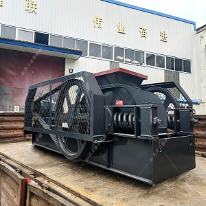 大型雙級粉碎機發往甘肅破碎煤矸石