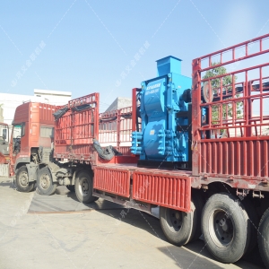 4PG0806四輥破碎機發往廣西破碎鐵礦石