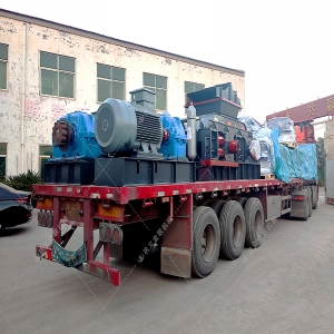 大型1200x800對(duì)輥制砂機(jī)發(fā)貨 石英砂制砂