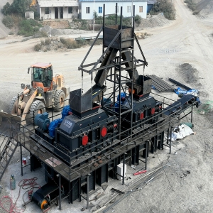 對輥破碎機生產現場圖片1