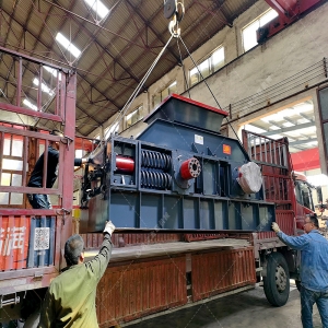 中型雙級(jí)破碎機(jī)發(fā)貨 破碎煤矸石