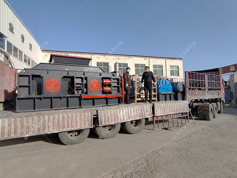 1500x1000型液壓對輥破碎機第二臺再次發往云南昆明
