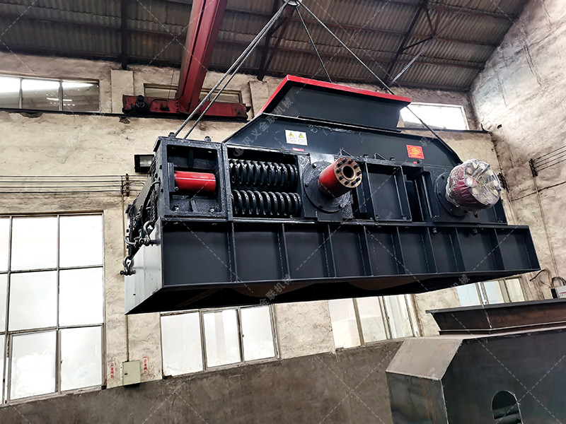 對(duì)輥破碎制砂機(jī)發(fā)往陜西商洛