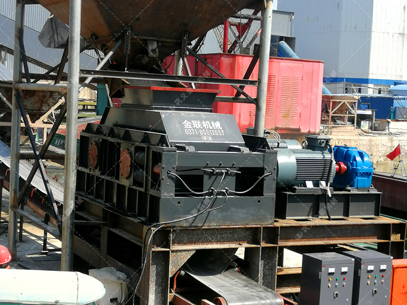 對輥破碎機安裝現(xiàn)場圖片 對輥破碎機安裝現(xiàn)場圖片