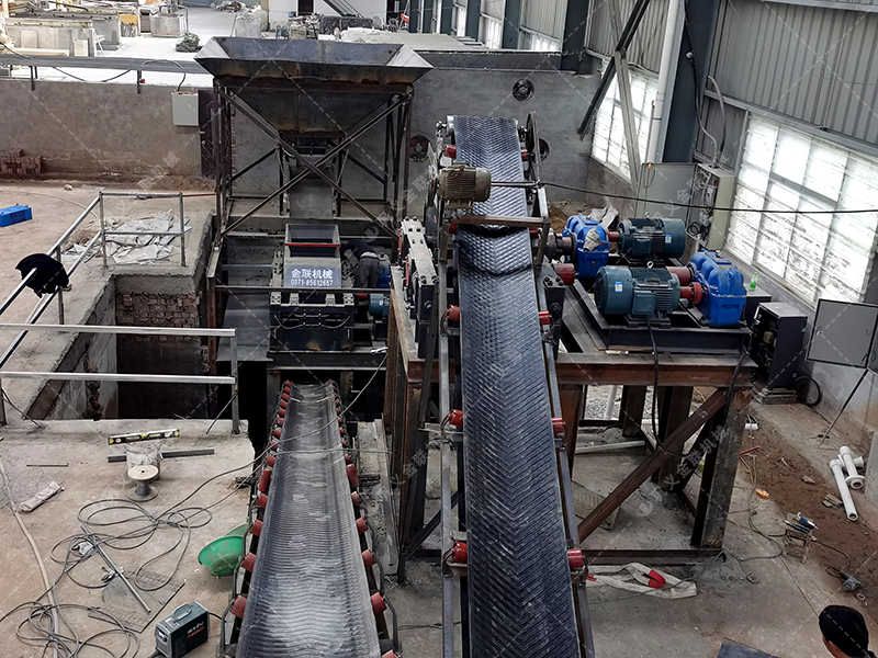 連軸式對輥破碎機安裝圖片