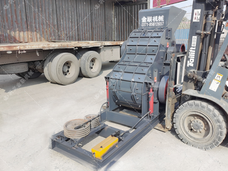 SCF66爐渣粉碎機(jī)發(fā)往陜西 SCF66爐渣粉碎機(jī)發(fā)往陜西