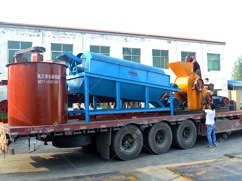 雙級粉碎機(jī)生產(chǎn)線設(shè)備發(fā)往云南瀾滄 雙級粉碎機(jī)生產(chǎn)線設(shè)備發(fā)往云南瀾滄