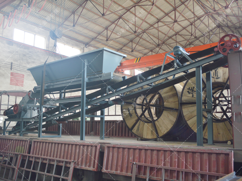 粉煤機發往甘肅平涼_給料破碎輸送一體機發貨圖片