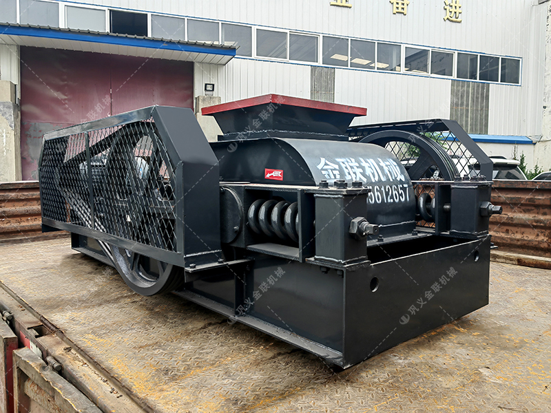 小型對輥破碎機(jī)發(fā)往山東破碎焦炭