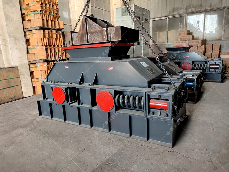 86對輥破碎機發往廣西破碎鵝卵石 86對輥破碎機發往廣西破碎鵝卵石