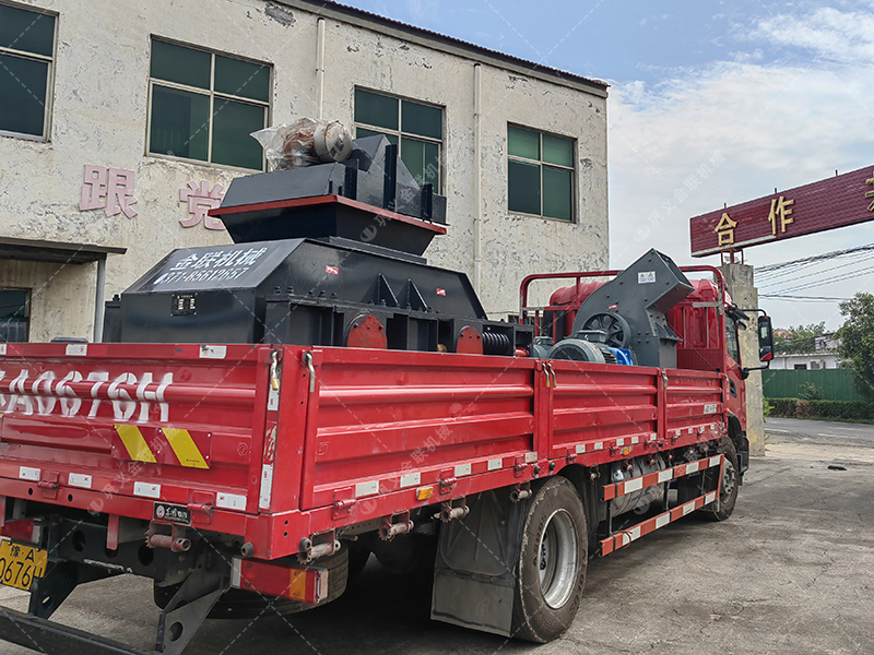 2pg800x600對輥破碎機發往廣東破碎石英石