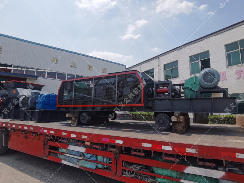 對輥破碎機和雙齒輥破碎機發往登封破碎保溫陶瓷 對輥破碎機和雙齒輥破碎機發往登封破碎保溫陶瓷