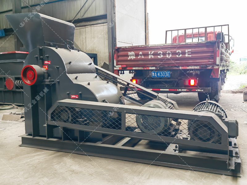 88雙級粉碎機發往云南磚廠粉碎土和頁巖