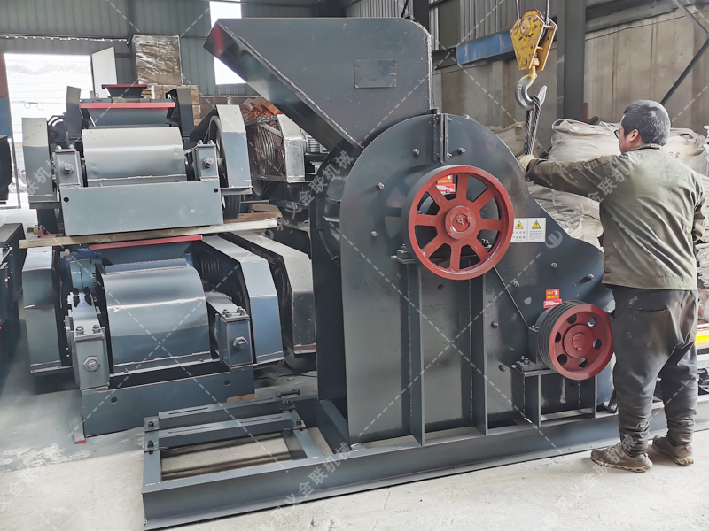 88雙級粉碎機發往云南磚廠粉碎土和頁巖