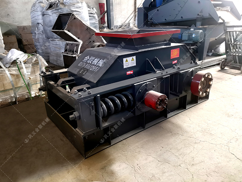 2PG86對輥破碎機發往貴州破碎鵝卵石