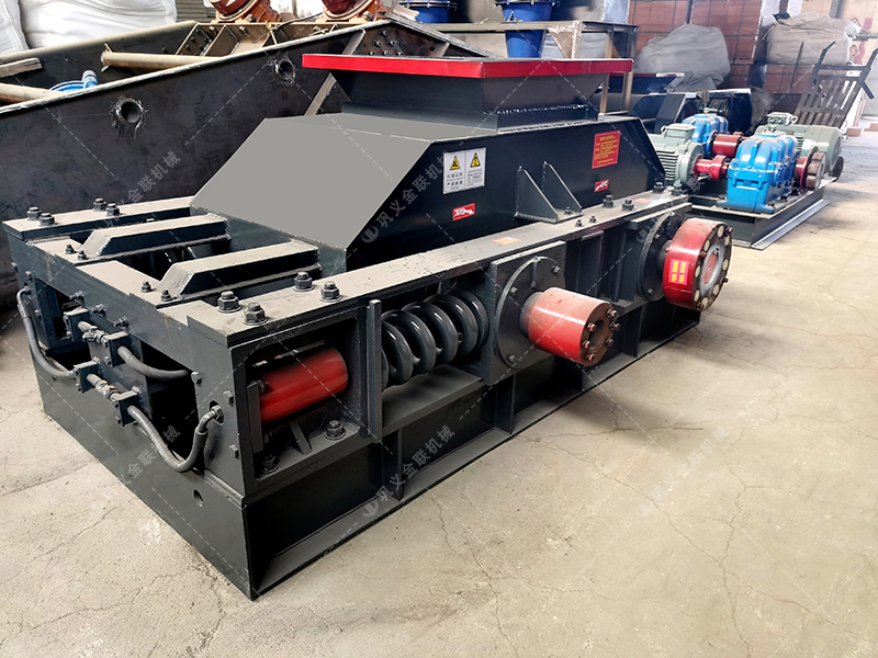 2PG86對輥破碎機發往貴州破碎鵝卵石