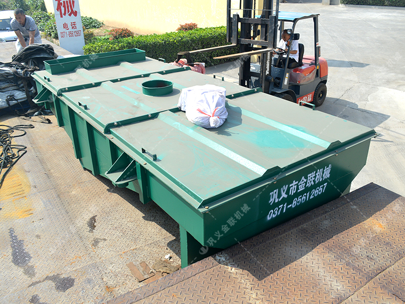 小型對輥破碎機和直線篩發往江蘇處理硅石 小型對輥破碎機和直線篩發往江蘇處理硅石