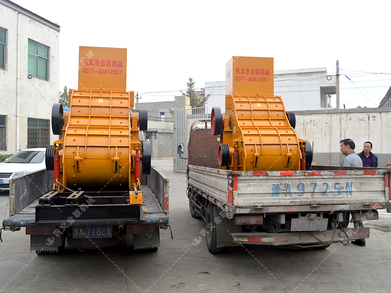 兩臺88雙級粉碎機發往廣西破碎鐵礦