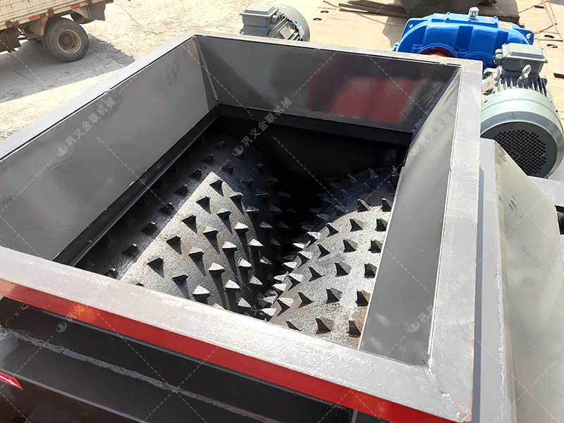 雙齒輥破碎機發往安徽破碎玻璃 雙齒輥破碎機發往安徽破碎玻璃