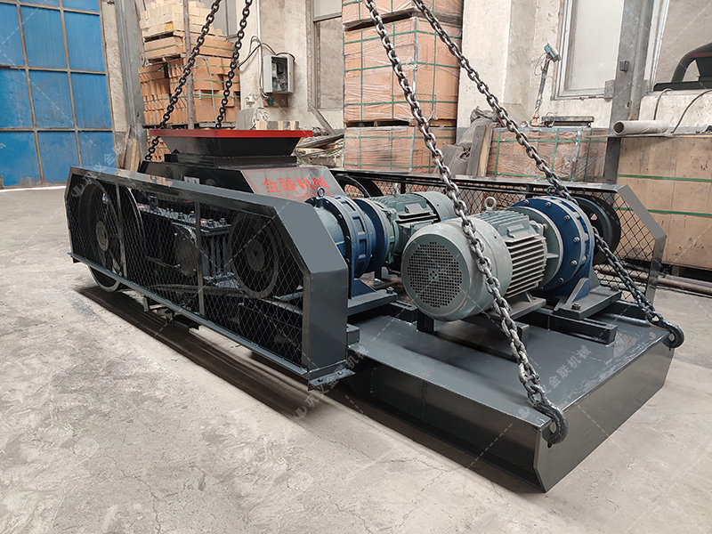 小型雙齒輥破碎機發往山西破碎煤炭