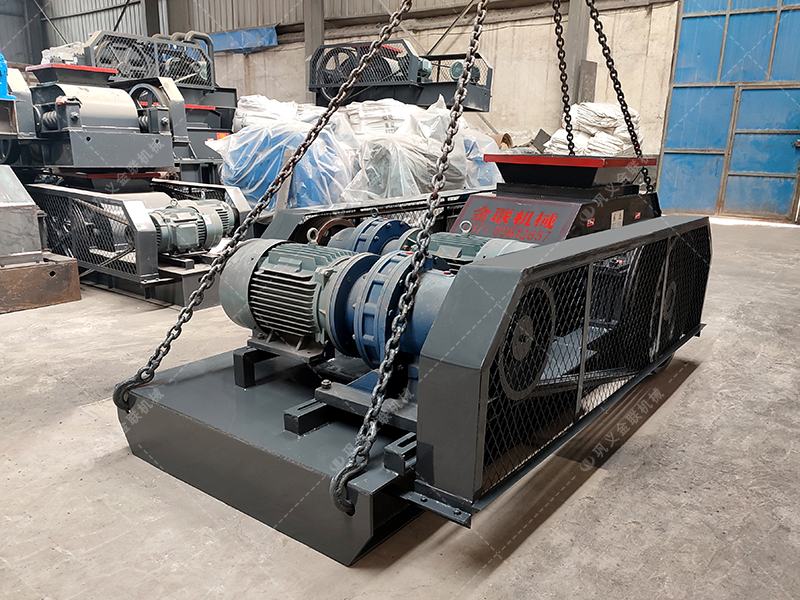 小型雙齒輥破碎機發往山西破碎煤炭