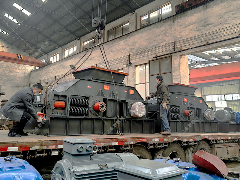 對輥破碎機發往湖北破碎鵝卵石