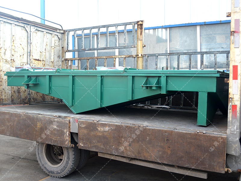 直線振動篩發往吉林篩石英砂 直線振動篩發往吉林篩石英砂