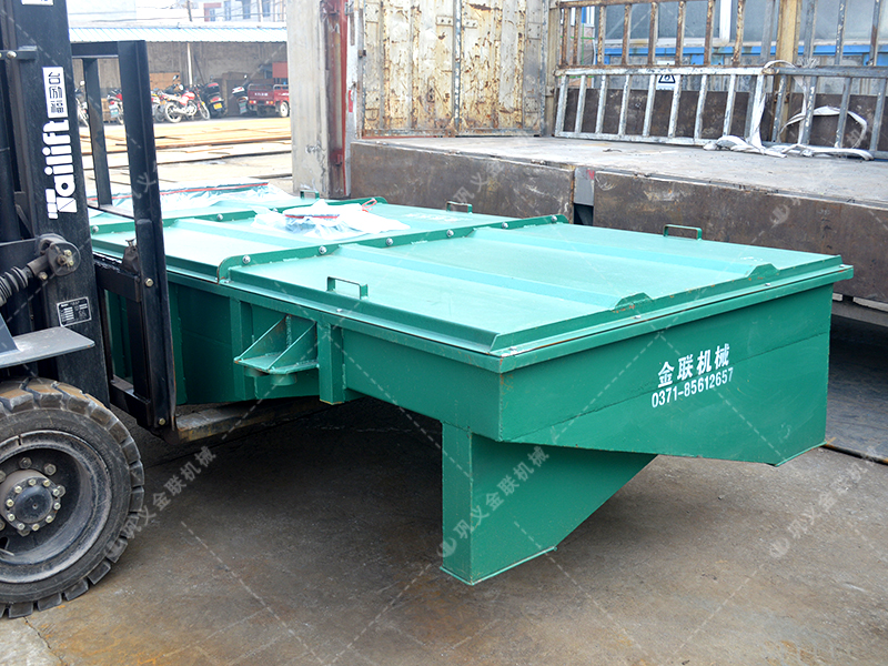 直線振動篩發往吉林篩石英砂 直線振動篩發往吉林篩石英砂