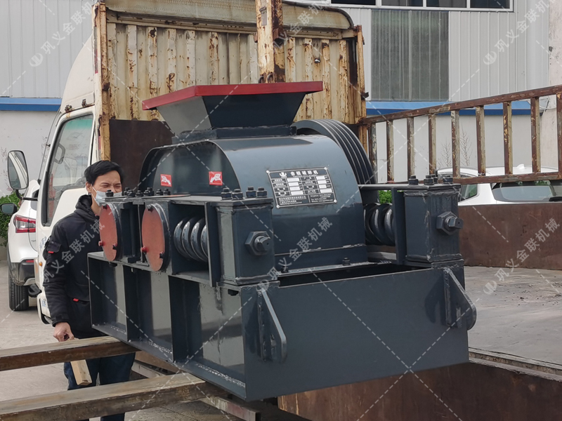 2PG小型對輥破碎機發貨圖片