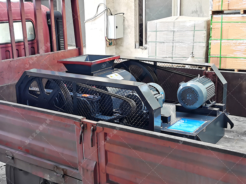 2臺2PGC雙齒輥破碎機發往新疆