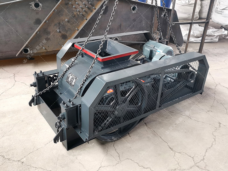 對(duì)輥破碎機(jī)廠家,小型對(duì)輥式破碎機(jī)價(jià)格,雙輥破碎機(jī)型號(hào)參數(shù)