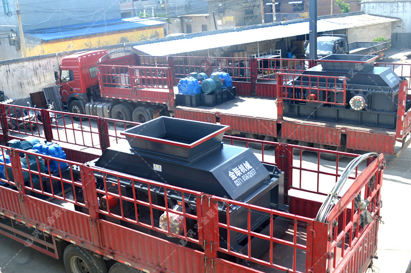 對(duì)輥破碎機(jī)廠家,小型對(duì)輥式破碎機(jī)價(jià)格,雙輥破碎機(jī)型號(hào)參數(shù)