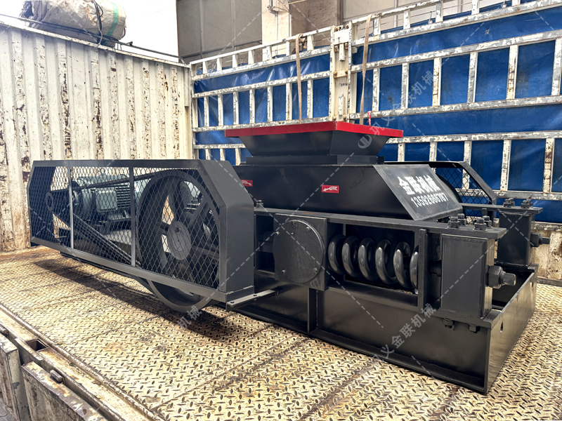 從砂石到化工：雙齒輥破碎機如何征服眾多行業？