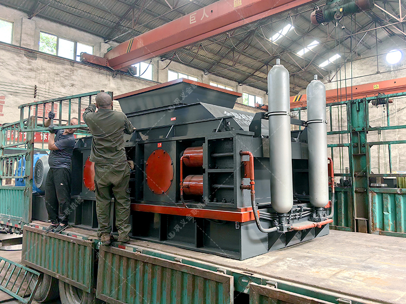 砂石企業(yè)紛紛升級對輥破碎機設備，原因究竟為何？