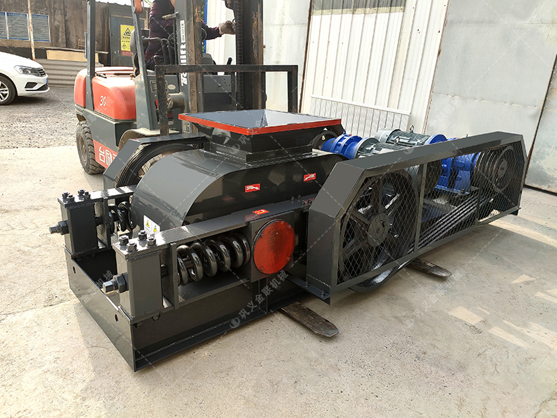 小型對(duì)輥制砂機(jī)崛起：時(shí)產(chǎn) 5 - 8 噸設(shè)備如何助力鄉(xiāng)村基建？