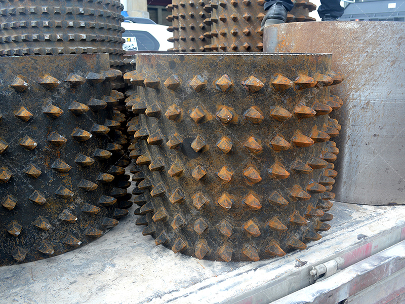 進料300mm、出料30mm，一臺雙齒輥破碎機能搞定嗎？為何不試試？